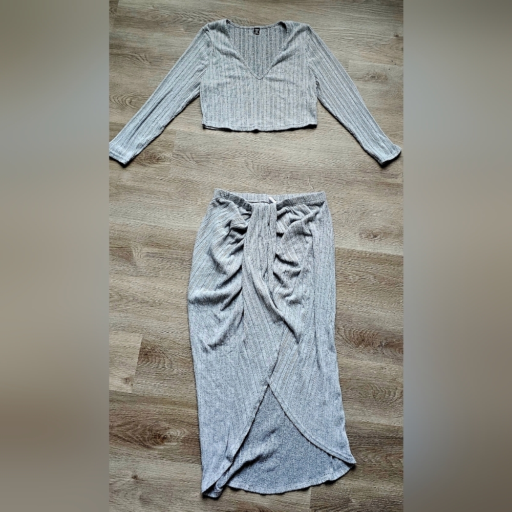 2XL Curvy 2-Piece Ribbed Knit Crop Top & Tulip Skirt Set